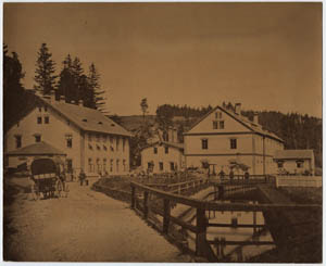 Foto 2: původní továrna na dřevovinu a dřevěné kolíčky